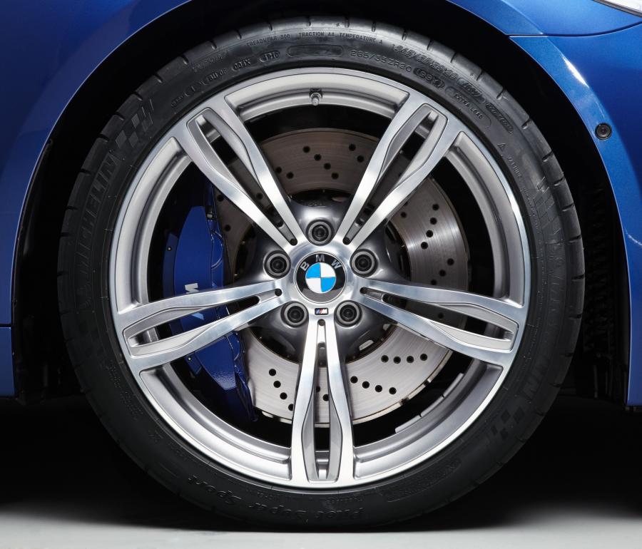  BMW M5 2012 года  (фото 301 из 319)